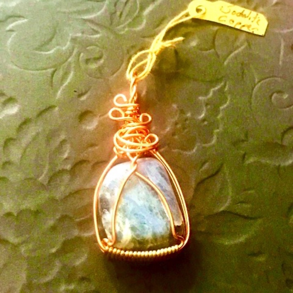 Copper-Wrapped-Wire Pendant w Sodalite Stone ( pendant only)